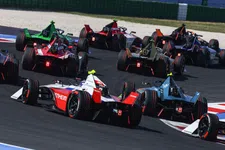 Thumbnail for article: Uitslag VT2 Formule E | Vervanger voor Sam Bird, Nyck de Vries weer bovenin