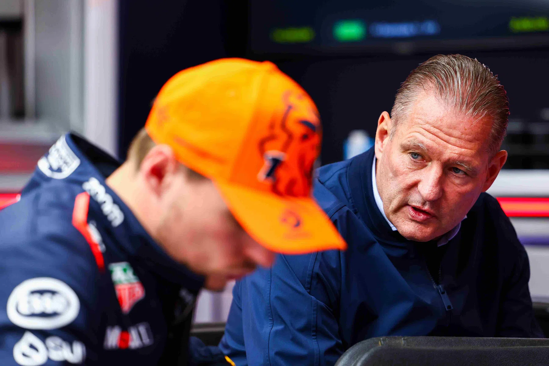 jos verstappen reagisce alla partenza di adrian newey