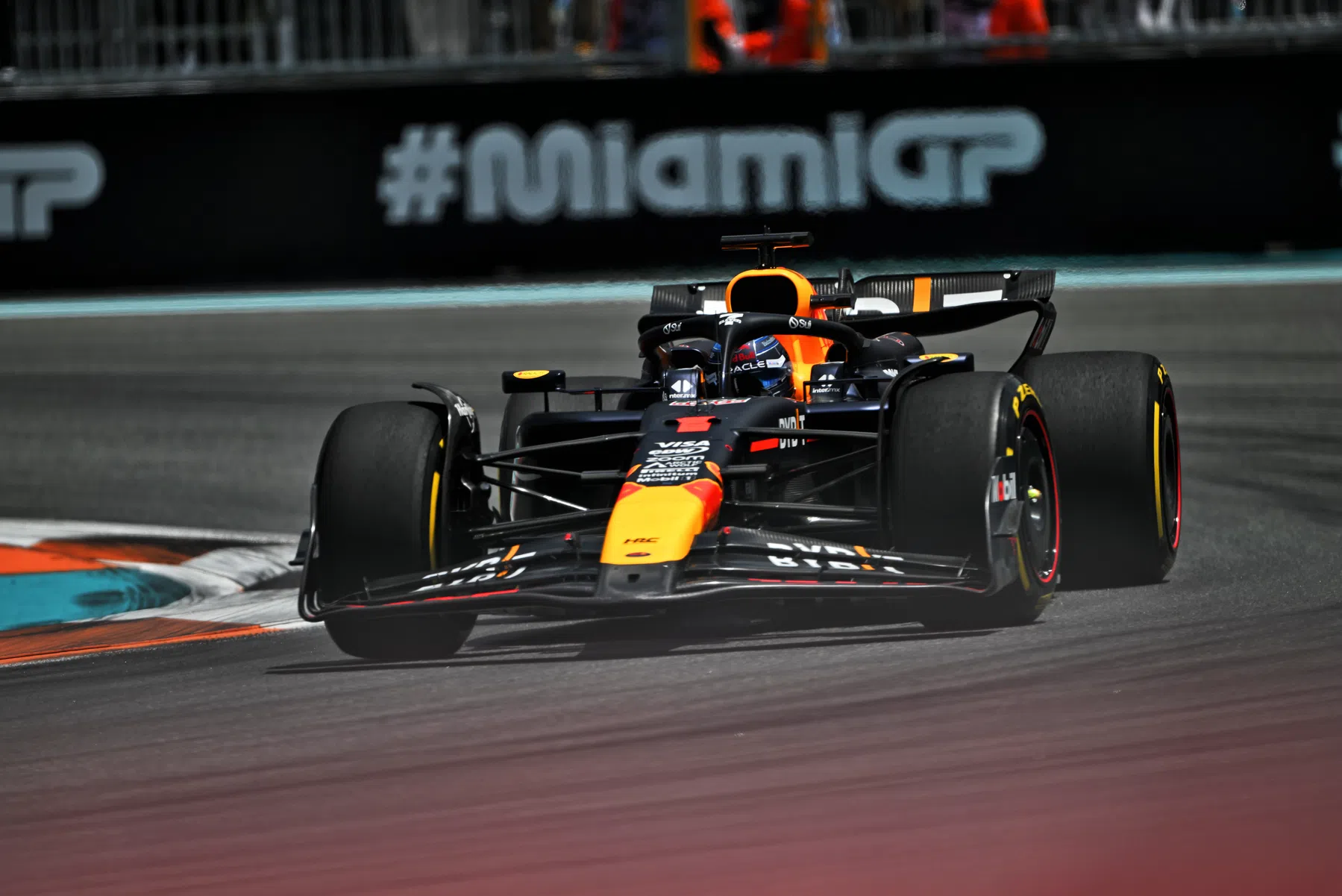 Verstappen se hace con la pole para el GP de Miami. Leclerc P2 y Sainz P3