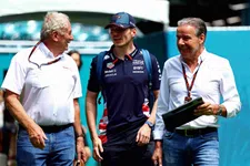 Thumbnail for article: 'Verstappen heeft zegen Marko: Red Bull-adviseur stapt op als Max weg wil'