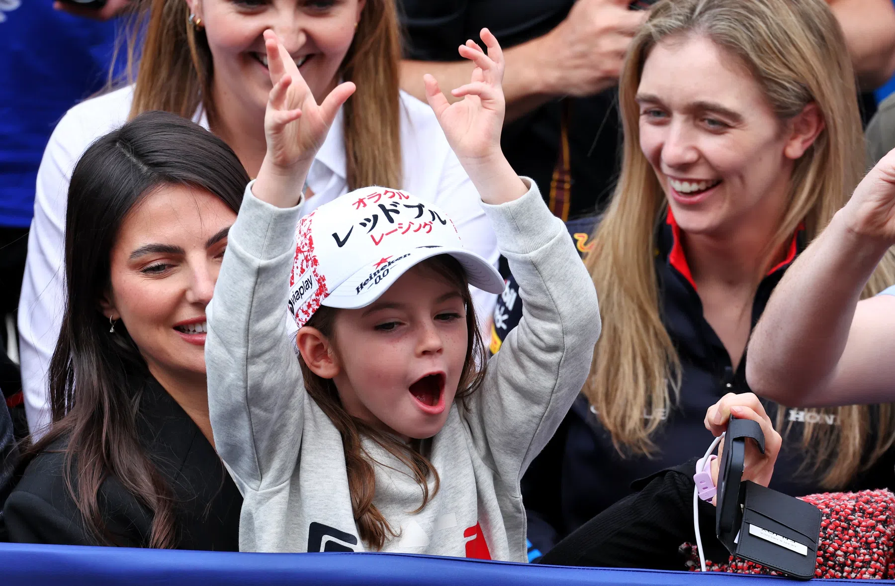 daniil kvyat et sa fille penelope avec max verstappen et kelly