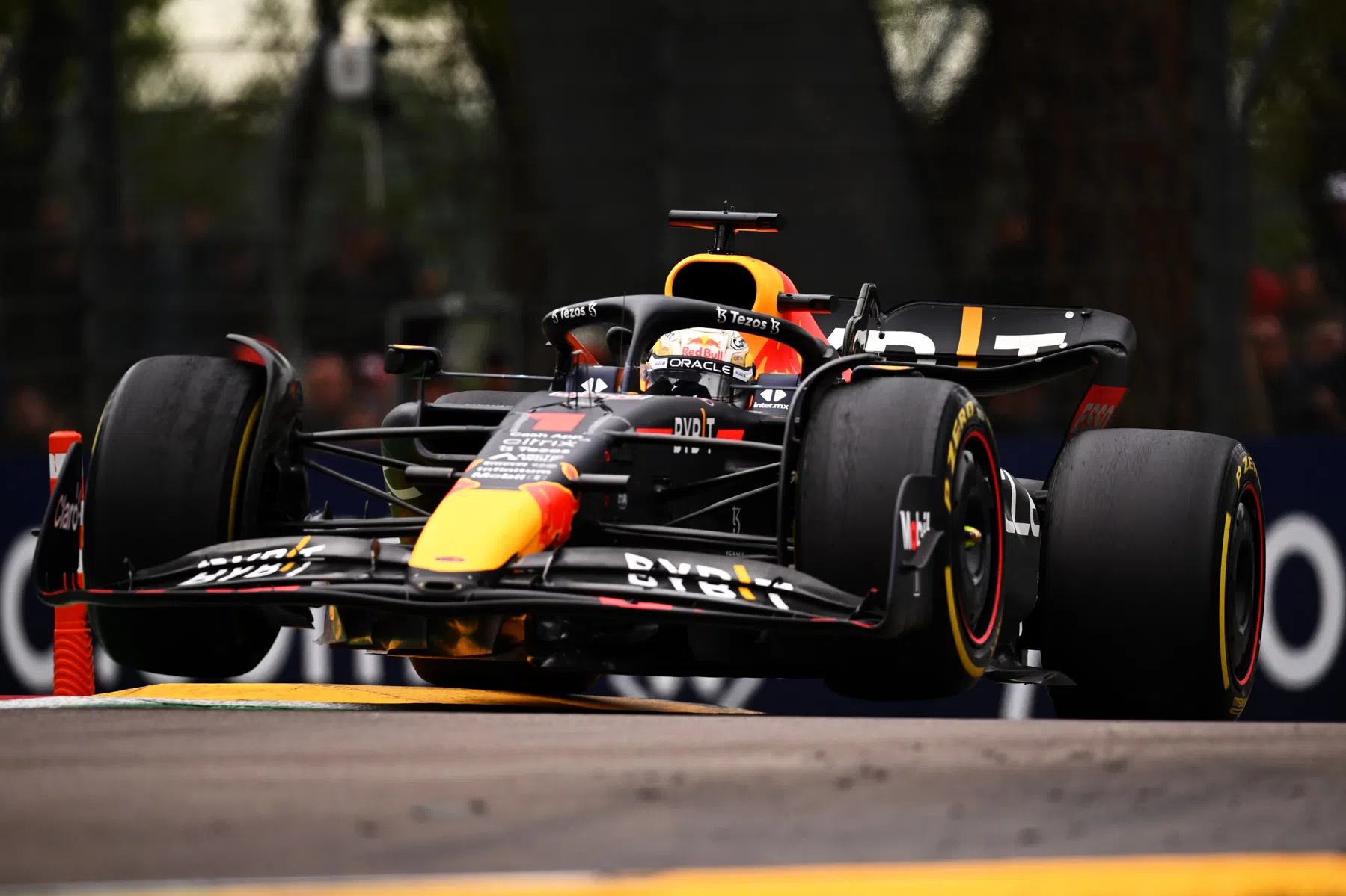 La Red Bull sostituisce il motore di Verstappen a Imola