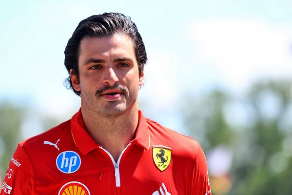 Sainz shows of new Pierluigi style look at Imola Ferrari