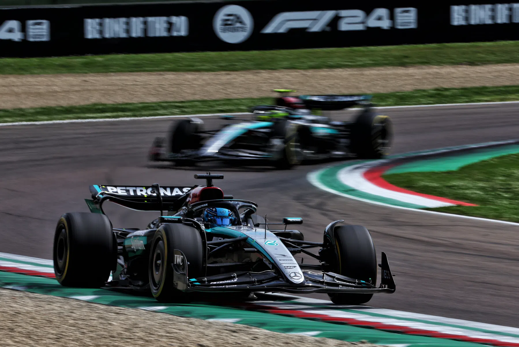 Damon Hill comments on Mercedes' poor performance