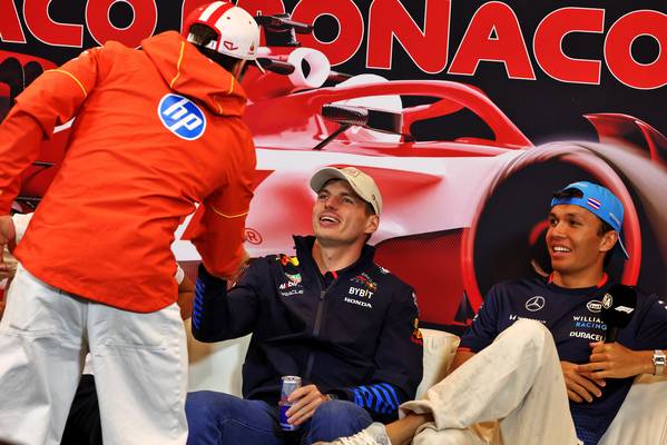 Leclerc discorda de Verstappen: 'Não tiraria conclusões precipitadas'