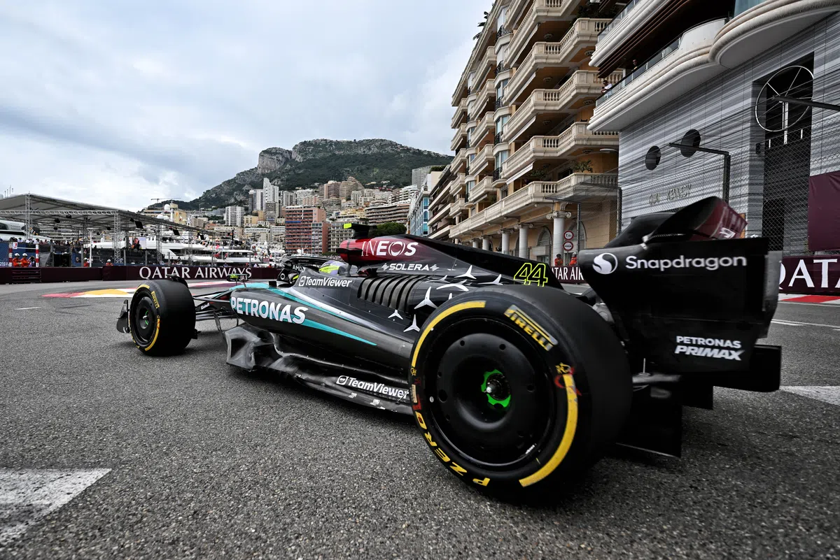 Hamilton lidera o TL1 em Mônaco, com Verstappen fora do top 10