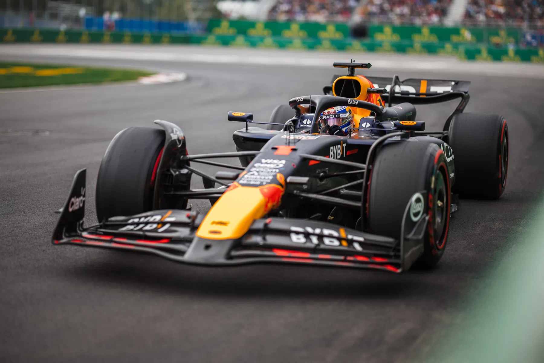 verstappen sorprendido por la velocidad de mercedes pero feliz por la fórmula uno