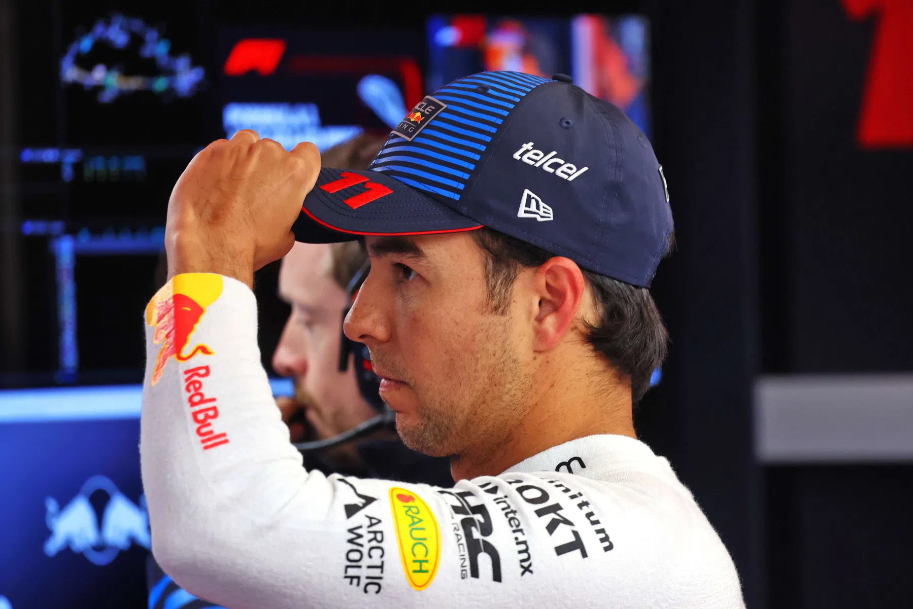 Pérez recibe una penalización en parrilla y una fuerte multa para Red Bull Racing