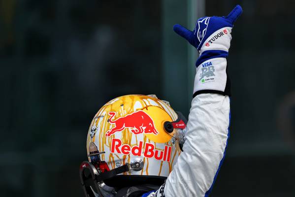 Ricciardo responde aos críticos na pista: Tenho que manter o ritmo