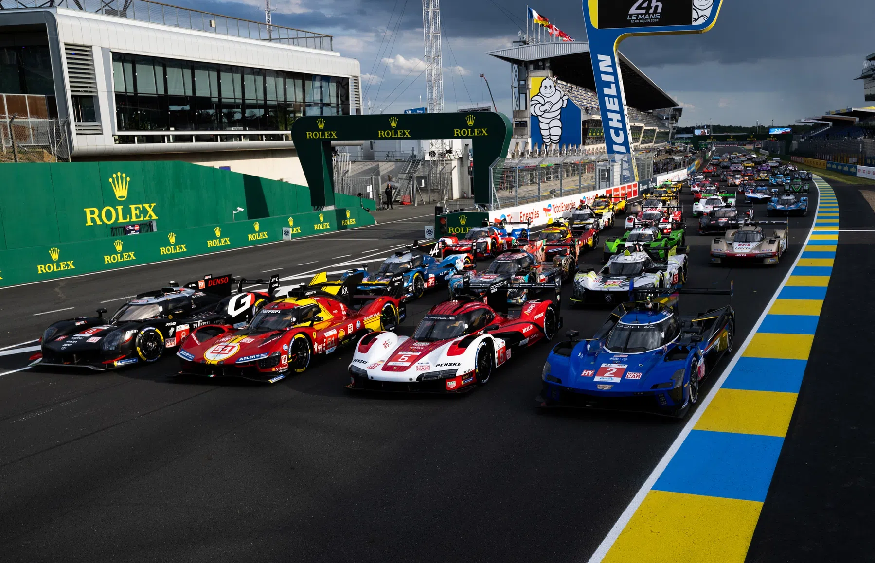 24 Stunden von le mans mit de vries und frijns, schumacher und button