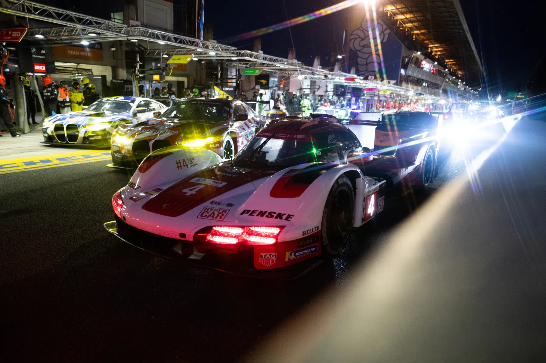 crash nasr in le mans, posrche valt uit