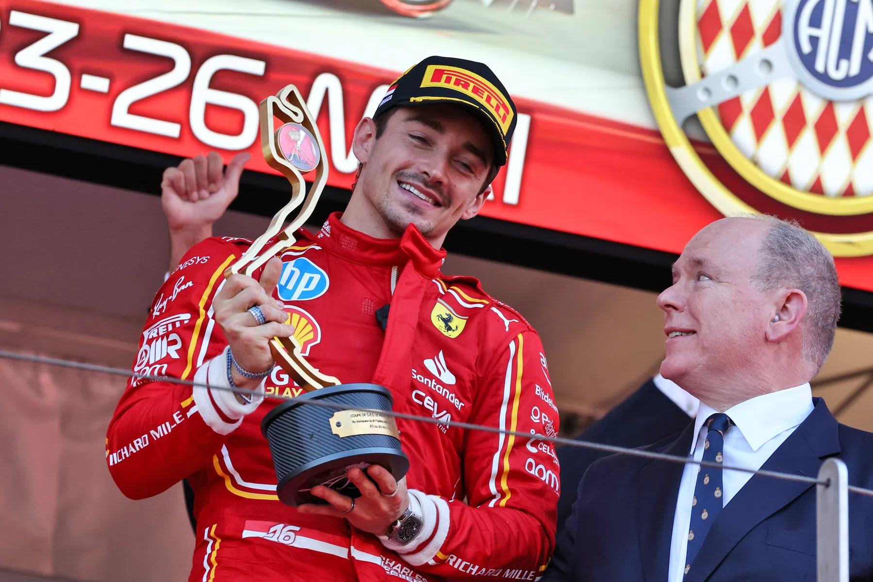 Leclerc se convierte en el primer portador de la antorcha en Mónaco 2024