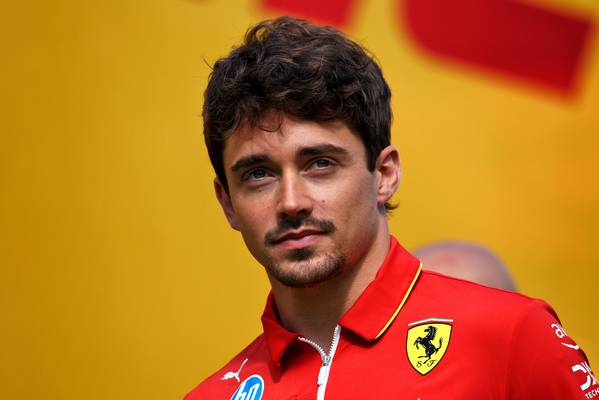 Charles Leclerc reagisce all'incidente nelle FP3 con Lando Norris in Spagna