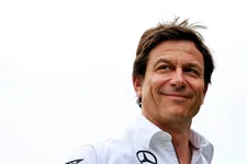Thumbnail for article: Wolff keeps door ajar for Verstappen's arrival: 'Who knows what can happen?'