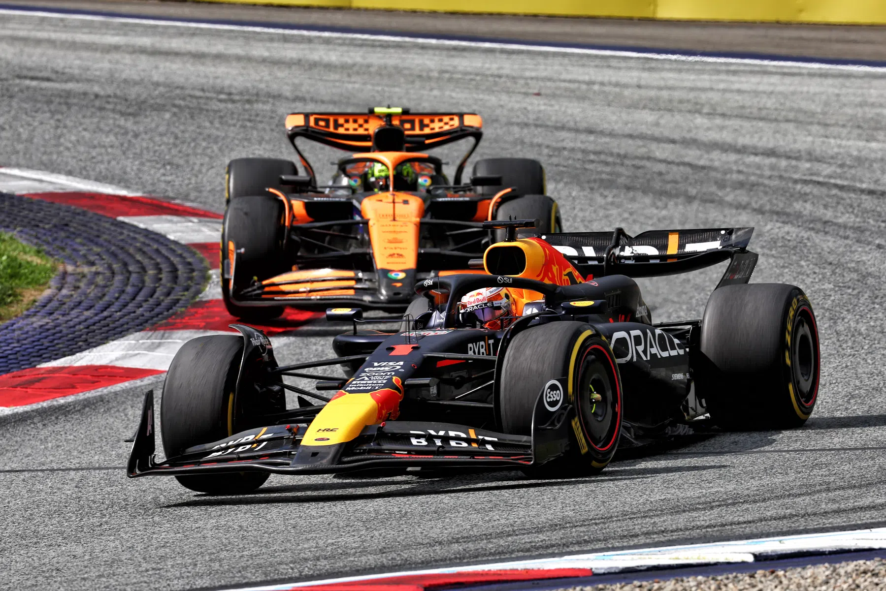 McLaren provoca a Red Bull com post nas mídias sociais