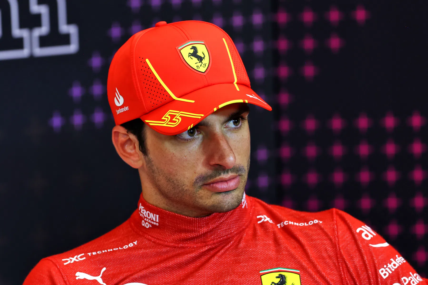 Sainz aponta curvas de alta como área em que a Ferrari precisa melhorar