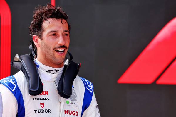 Ricciardo will nicht schikaniert werden und stößt Verstappen Norris aus
