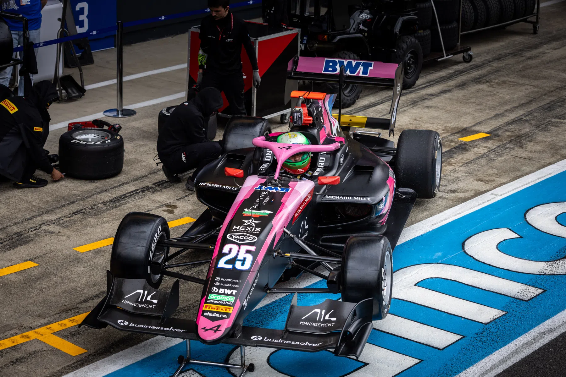 f3 race uitgesteld, van hoepen niet in actie in regen