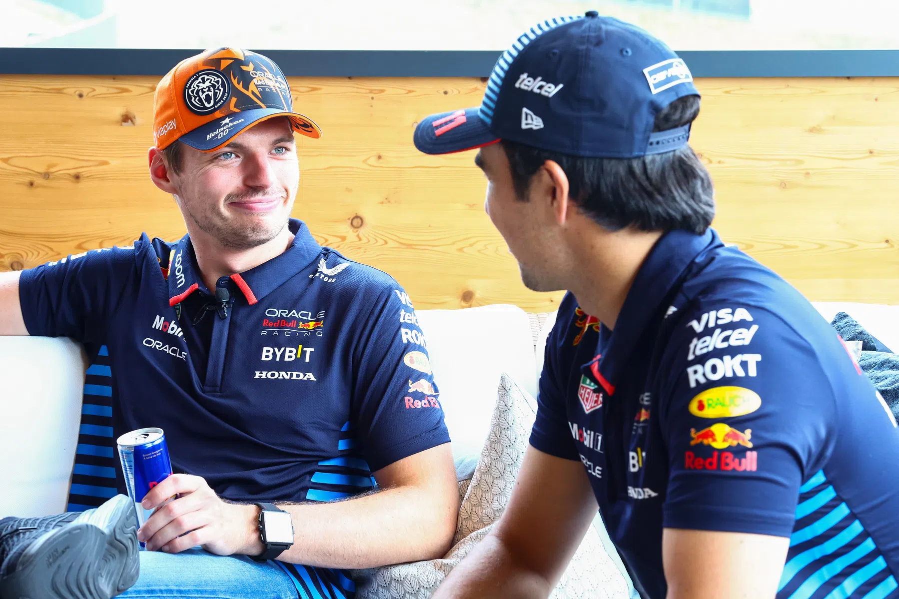 Max Verstappen heeft niks aan Sergio Perez in Groot-Brittannië