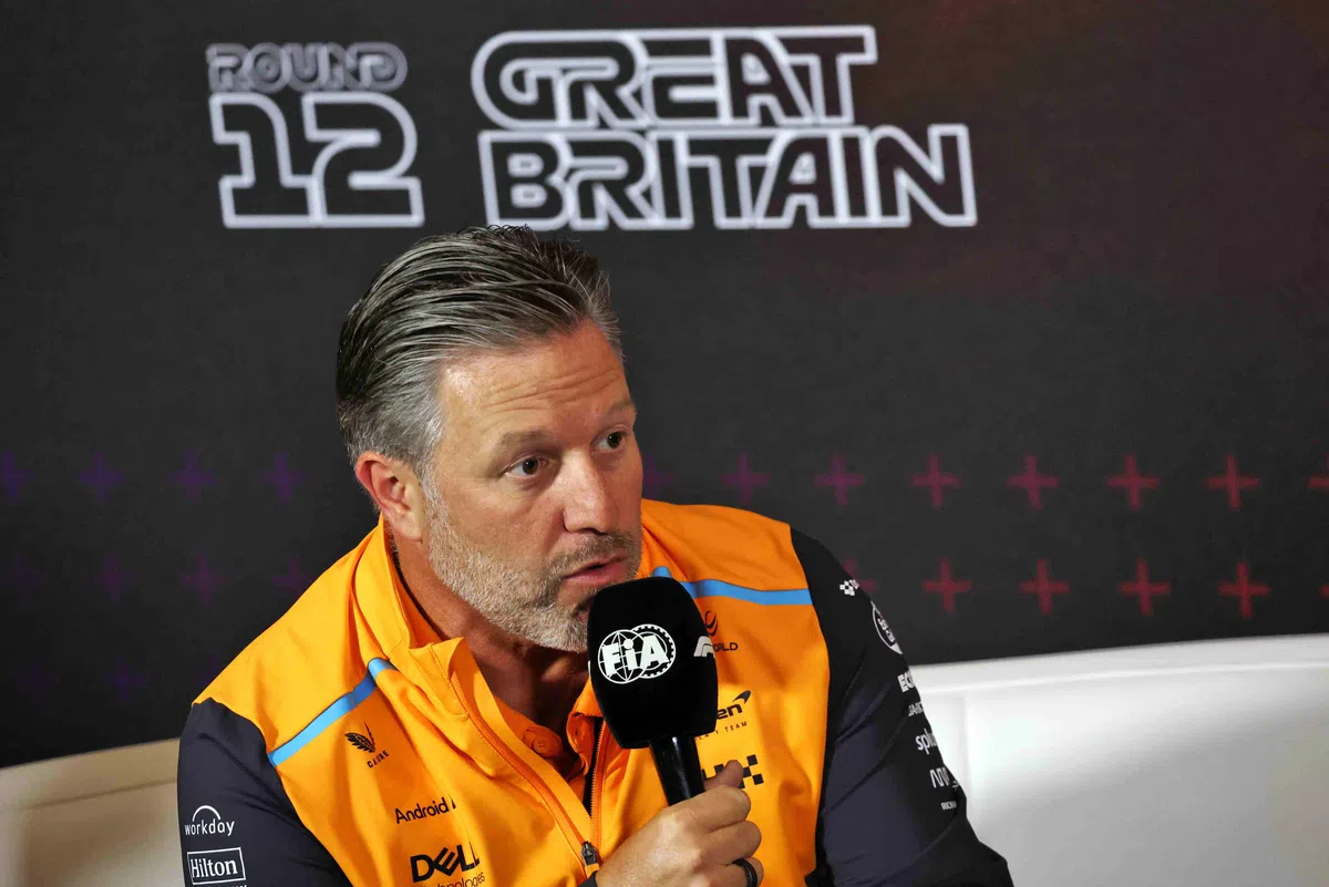 Zak Brown, CEO da McLaren, dá de ombros: "Não fizemos isso direito"