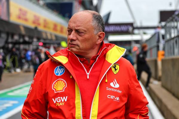 Vasseur Hamilton traslada ingenieros a Italia Ferrari