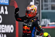 Thumbnail for article: Verstappen laat Britten genieten van wagen die Hamilton in '21 versloeg 