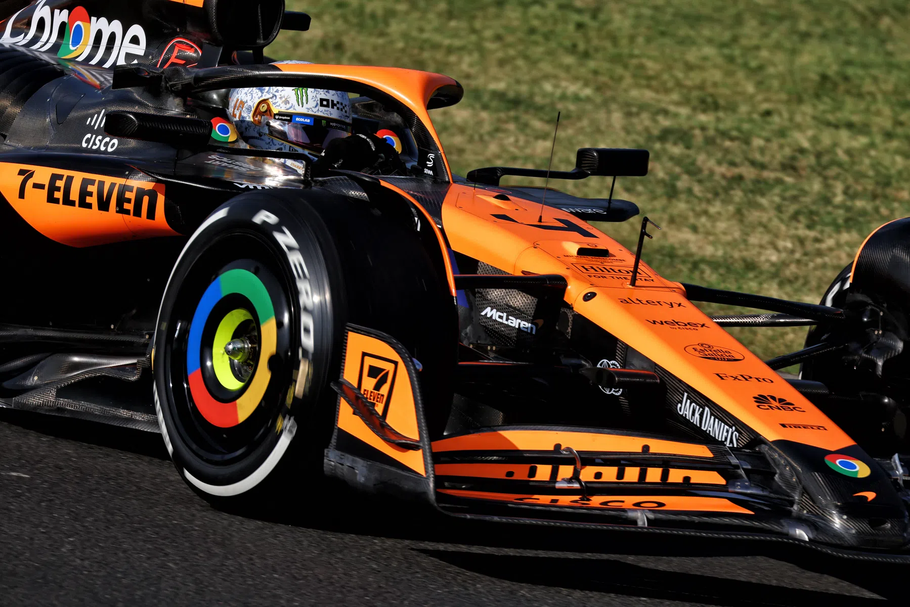 Norris lidera o TL2 na Hungria, com Verstappen em segundo; Leclerc bate