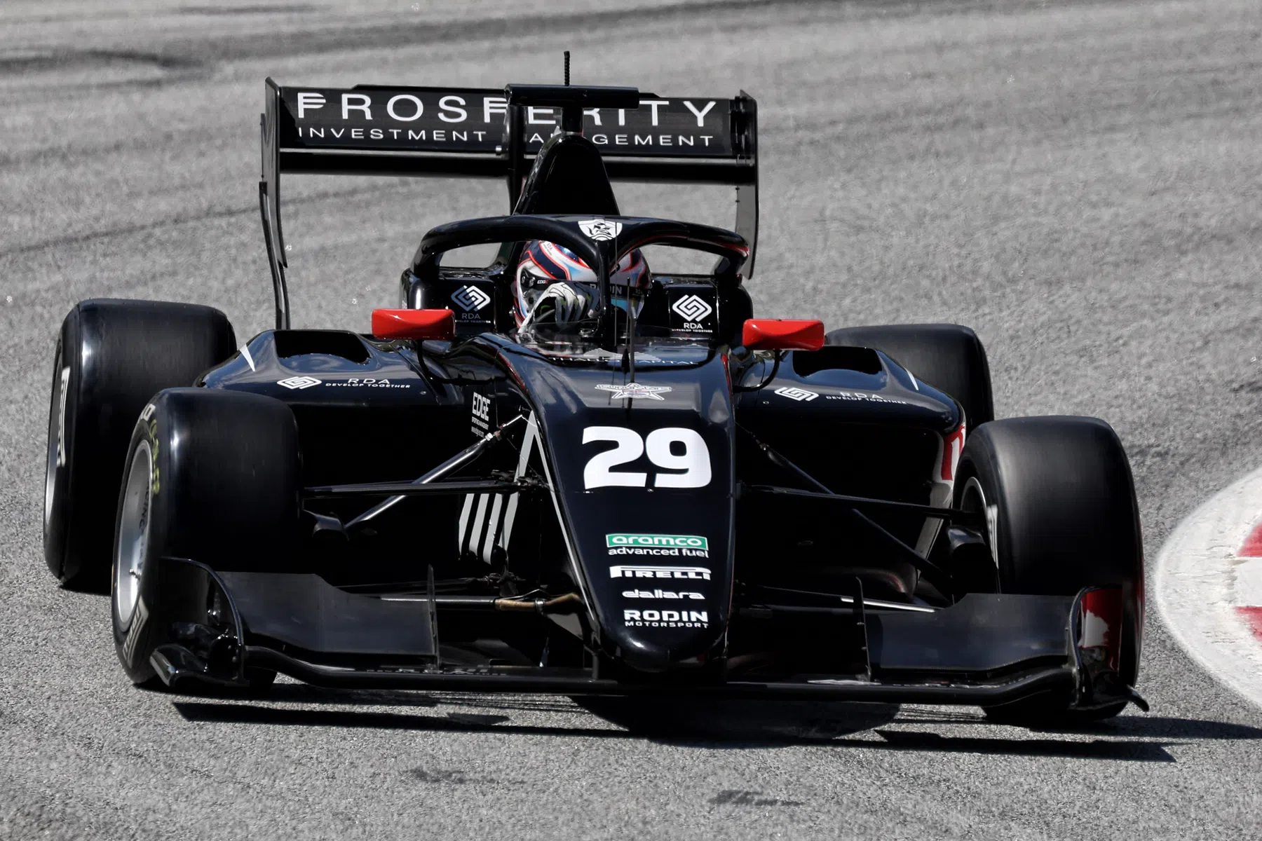 F3: Voisin crava a pole position em classificação agitada