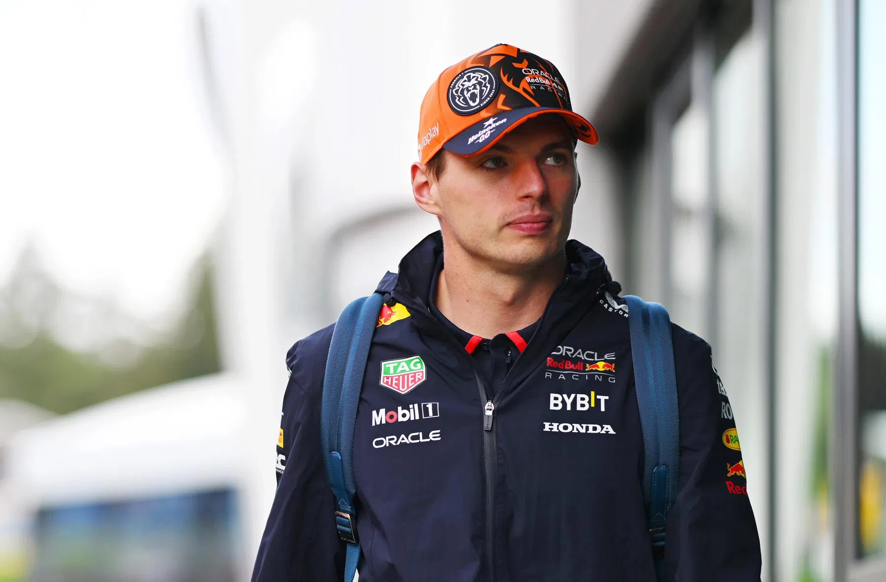 Brundle sostiene che Verstappen sta rendendo nervosi gli strateghi della Red Bull