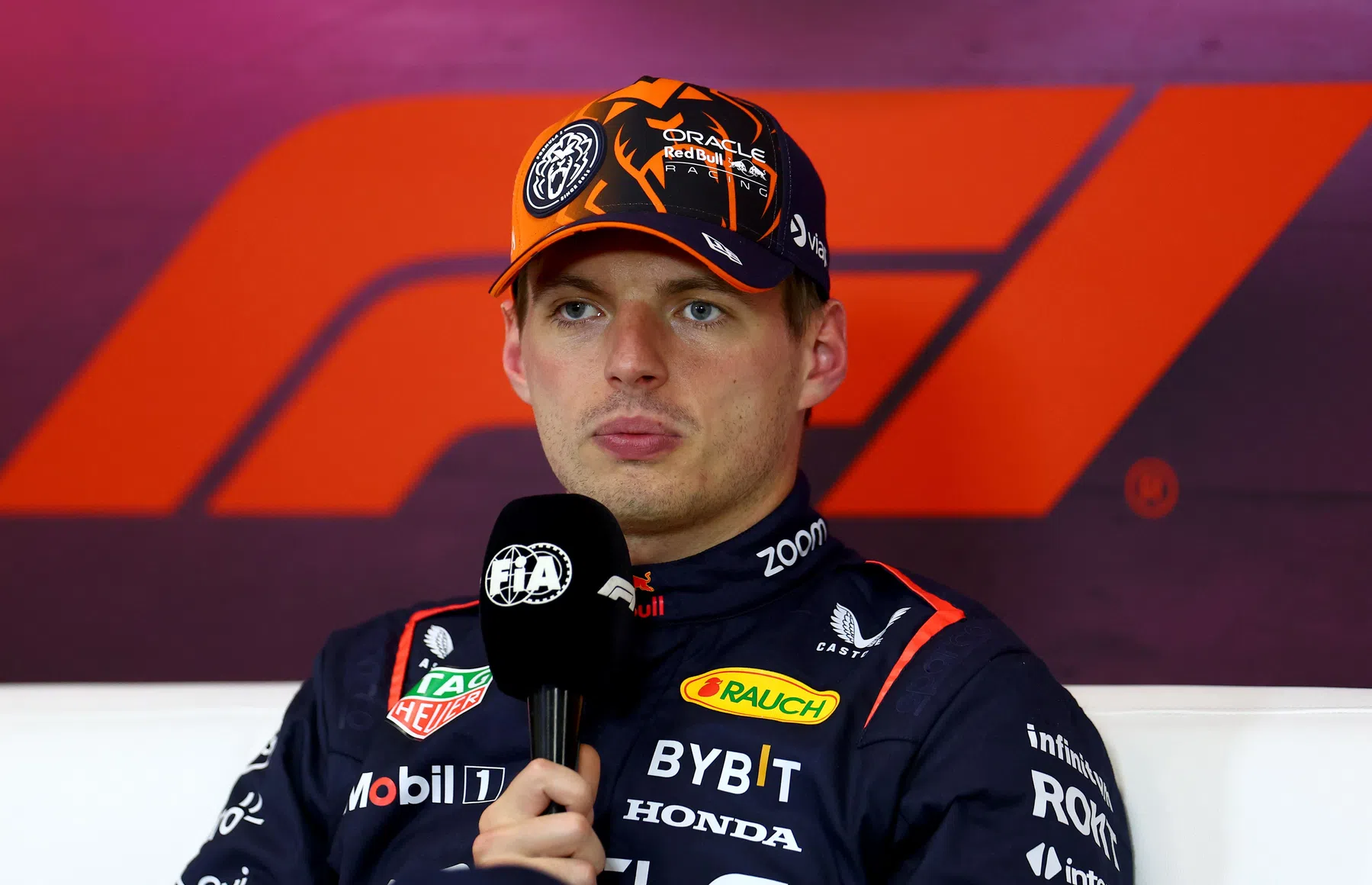 Por que Verstappen optou pela asa traseira grande