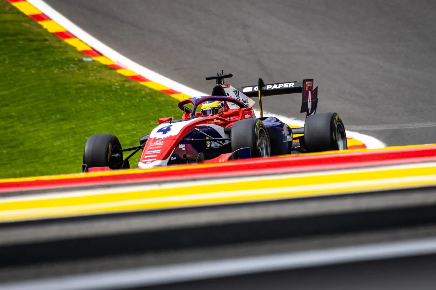 sprintrace formule 3 met lindblad van hoepen in spa belgie