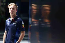 Thumbnail for article: 'Il futuro di Lawson in F1: peggiori possibilità per il sedile Audi dopo l'arrivo di Binotto'