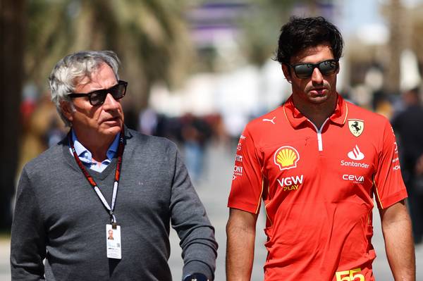 Who is Carlos Sainz's father Sainz Sr