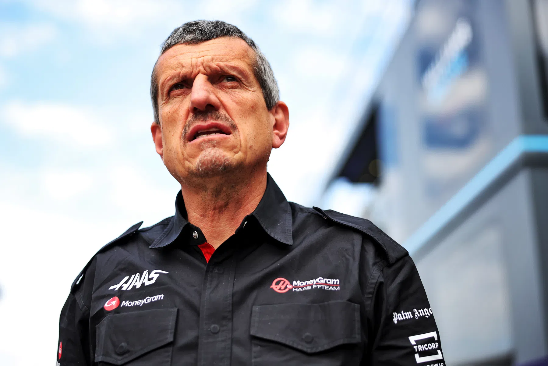 Steiner aponta pilotos com validade vencida na F1