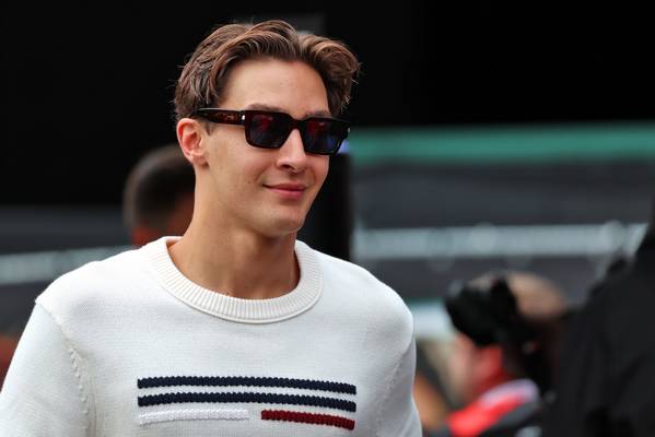 Un altro pilota di F1 si dichiara Swiftie George Russell