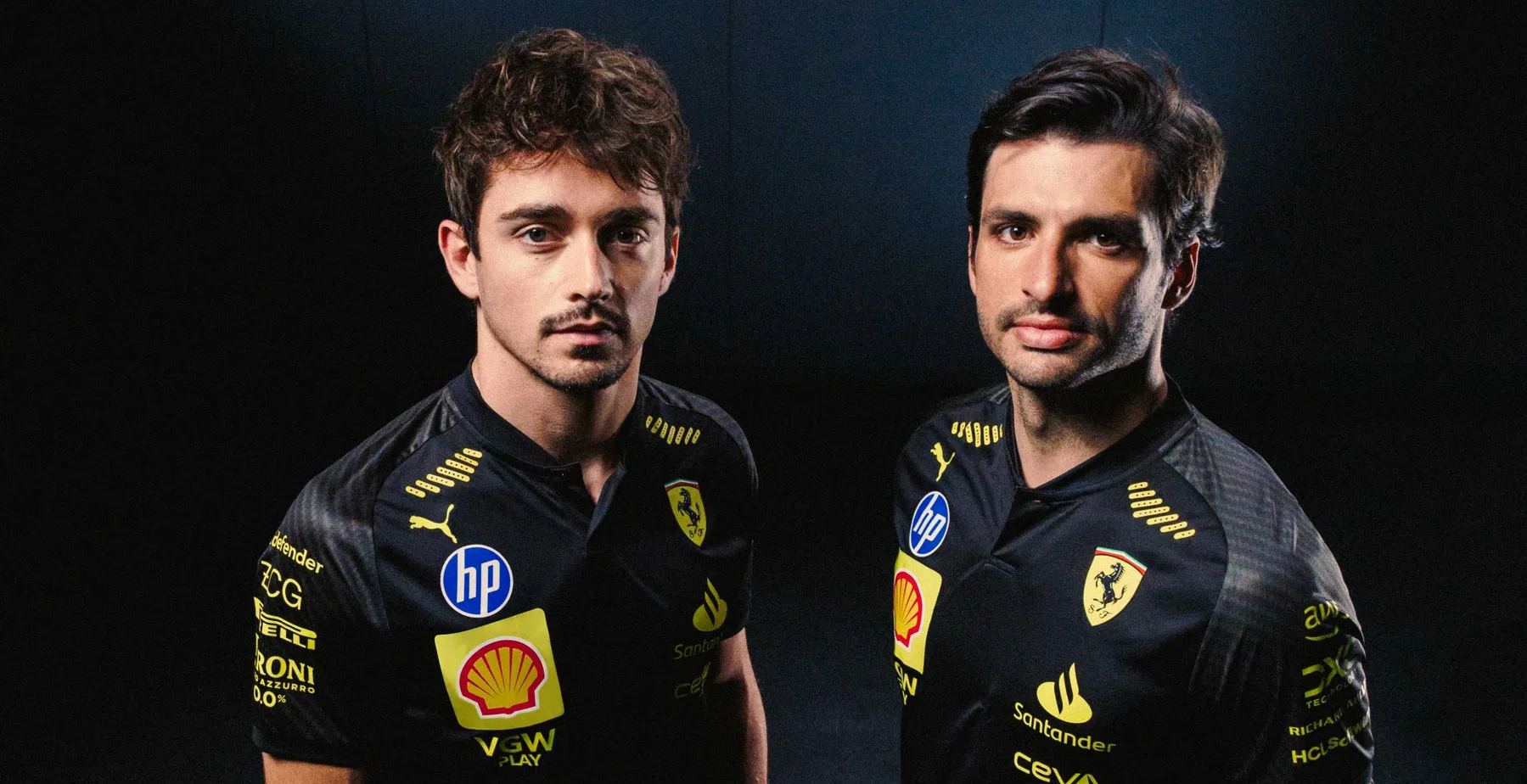 Leclerc e Sainz vestem macacão preto da Ferrari para o GP da Itália