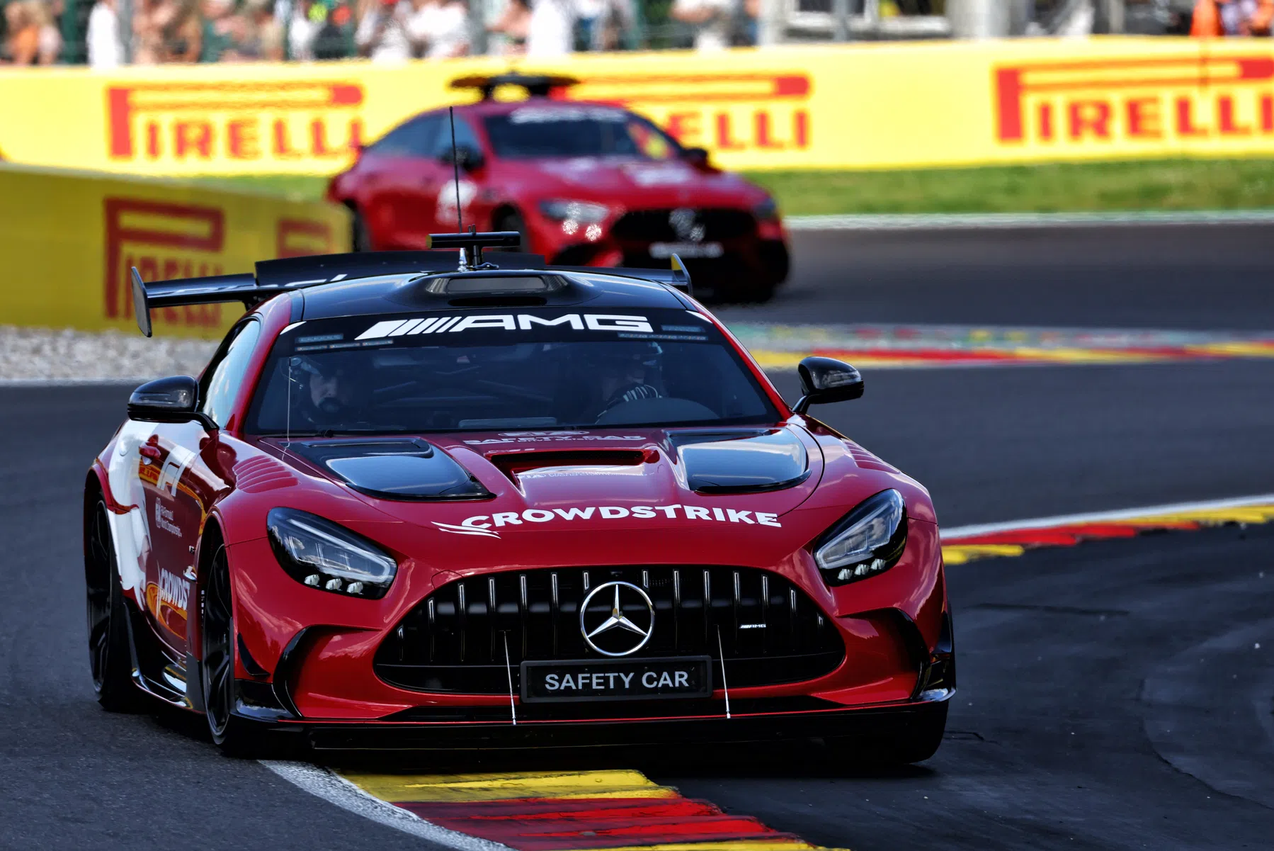 El coche de seguridad se estrella en Monza antes del Gran Premio de Italia