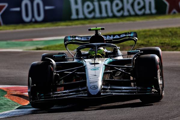 Mercedes surpreende, e Hamilton lidera dobradinha no TL3 em Monza