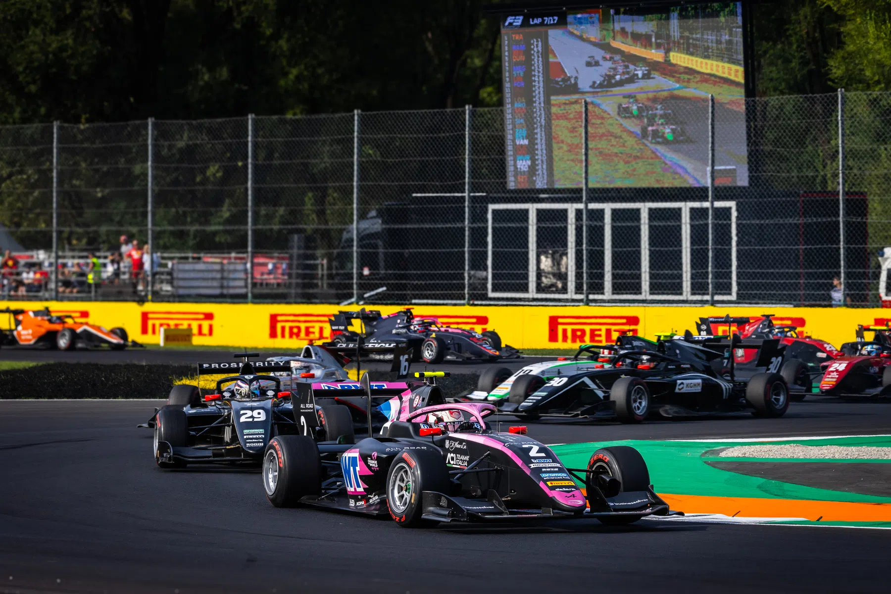 leo fornaroli wins the formula 3 championship after last lap overtake