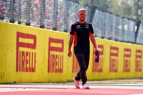 How did Kevin Magnussen get suspended? The 12 penalty points listed