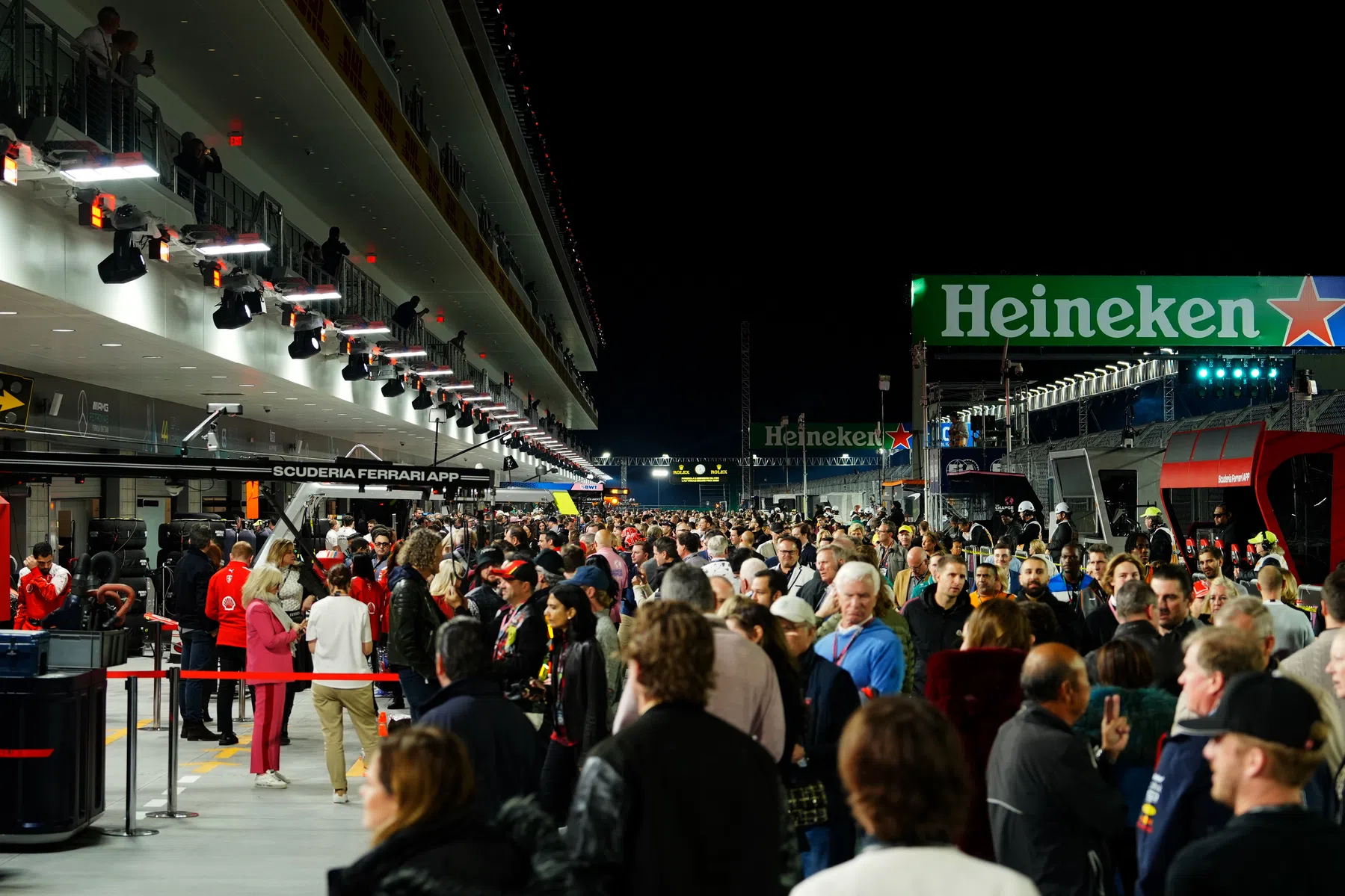 O Grande Prêmio de F1 de Las Vegas ganha uma nova corrida e uma pista de patinação no gelo no paddock