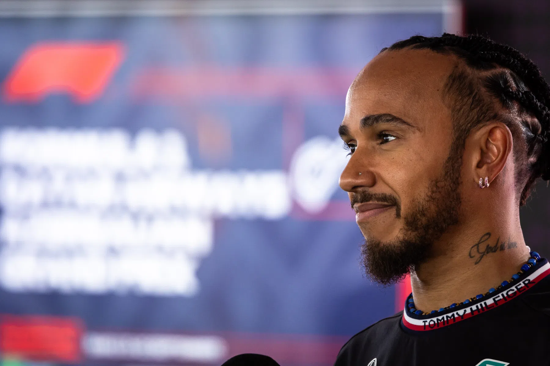 F1 Lewis Hamilton laughs at Max Verstappen's statement about titles