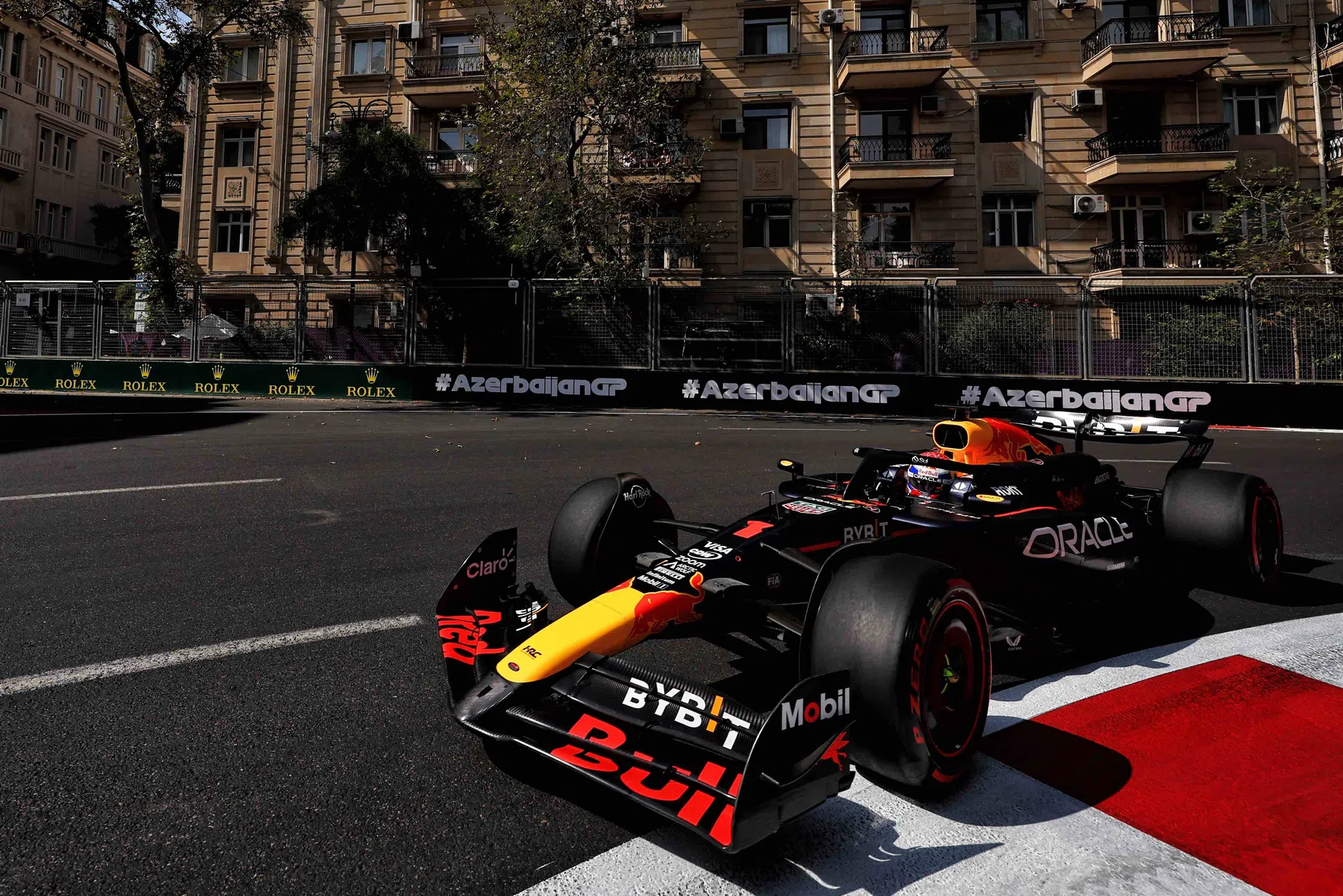 liveblog gp baku max verstappen in tweede training azerbeidzjan