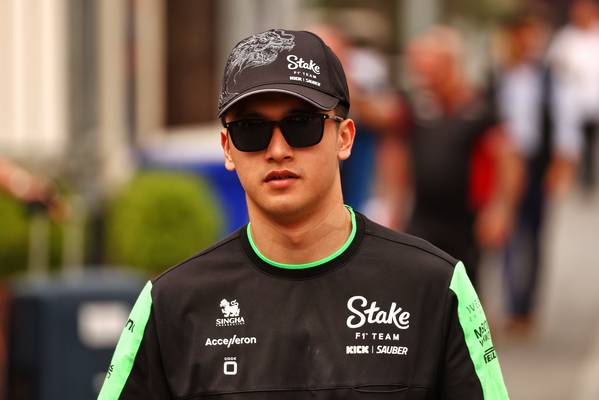 Estacazo F1: Zhou recibe una penalización en el motor del GP de Azerbaiyán en Bakú