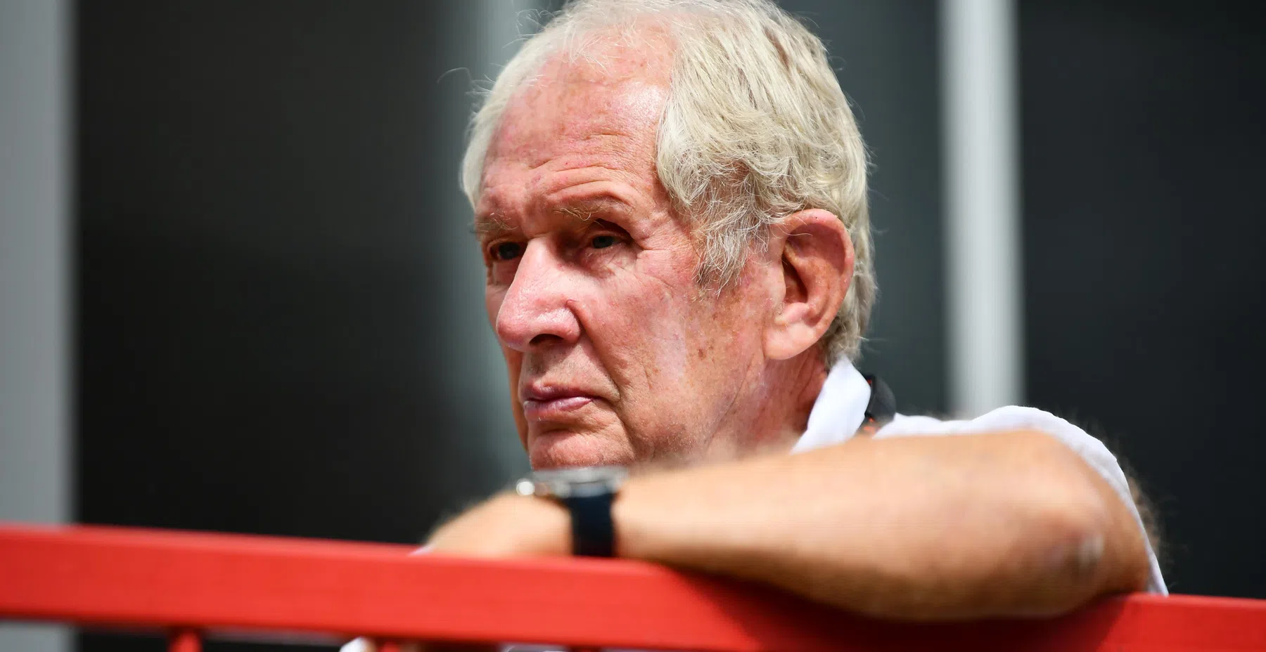 Helmut Marko explica por que Max Verstappen foi mais lento que Perez no GP do Azerbaijão