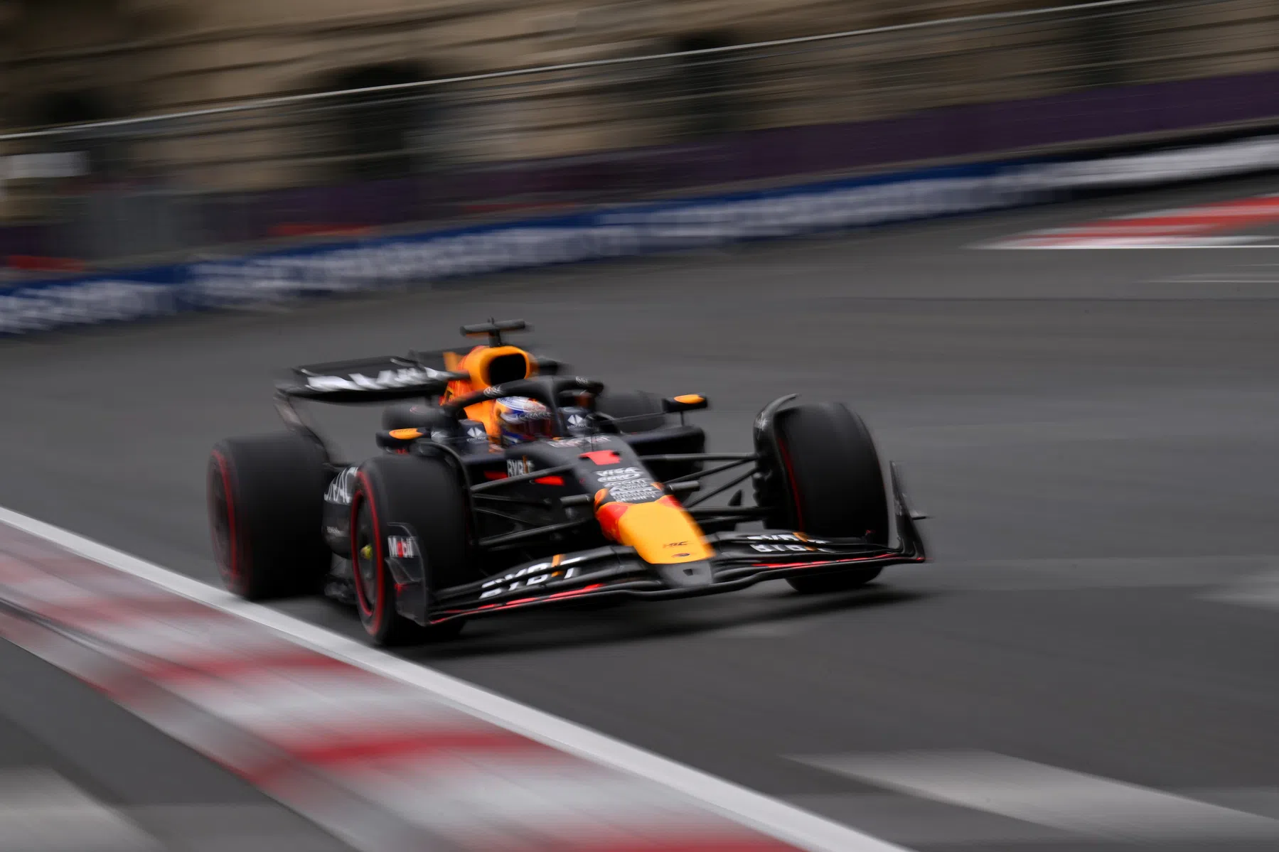 F1 weersvoorspelling race in baku met max verstappen