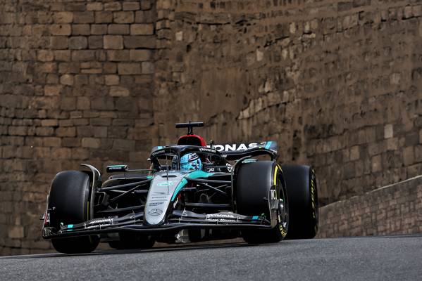 F1 FP3: Russell il più veloce, entrambe le McLaren davanti a Verstappen a Baku