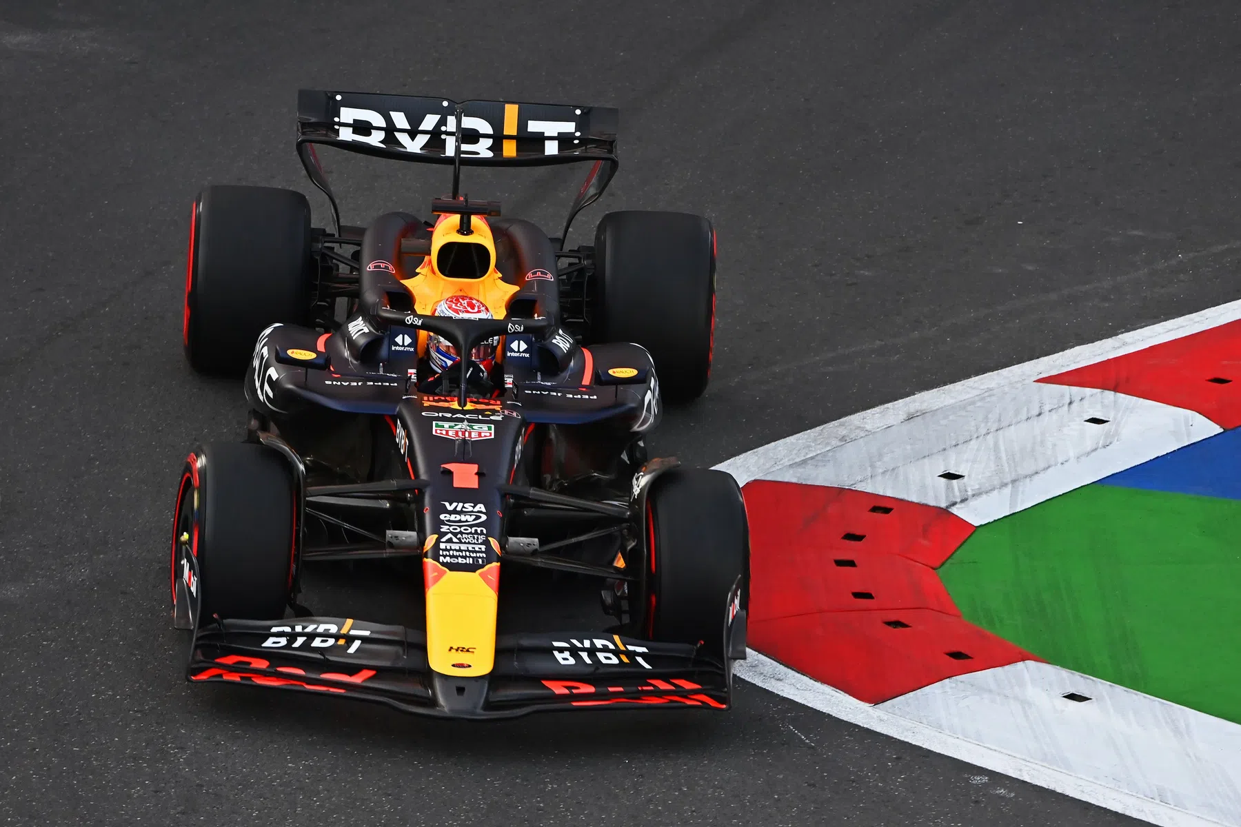 El piloto de F1 Max Verstappen tras el Gran Premio de Azerbaiyán