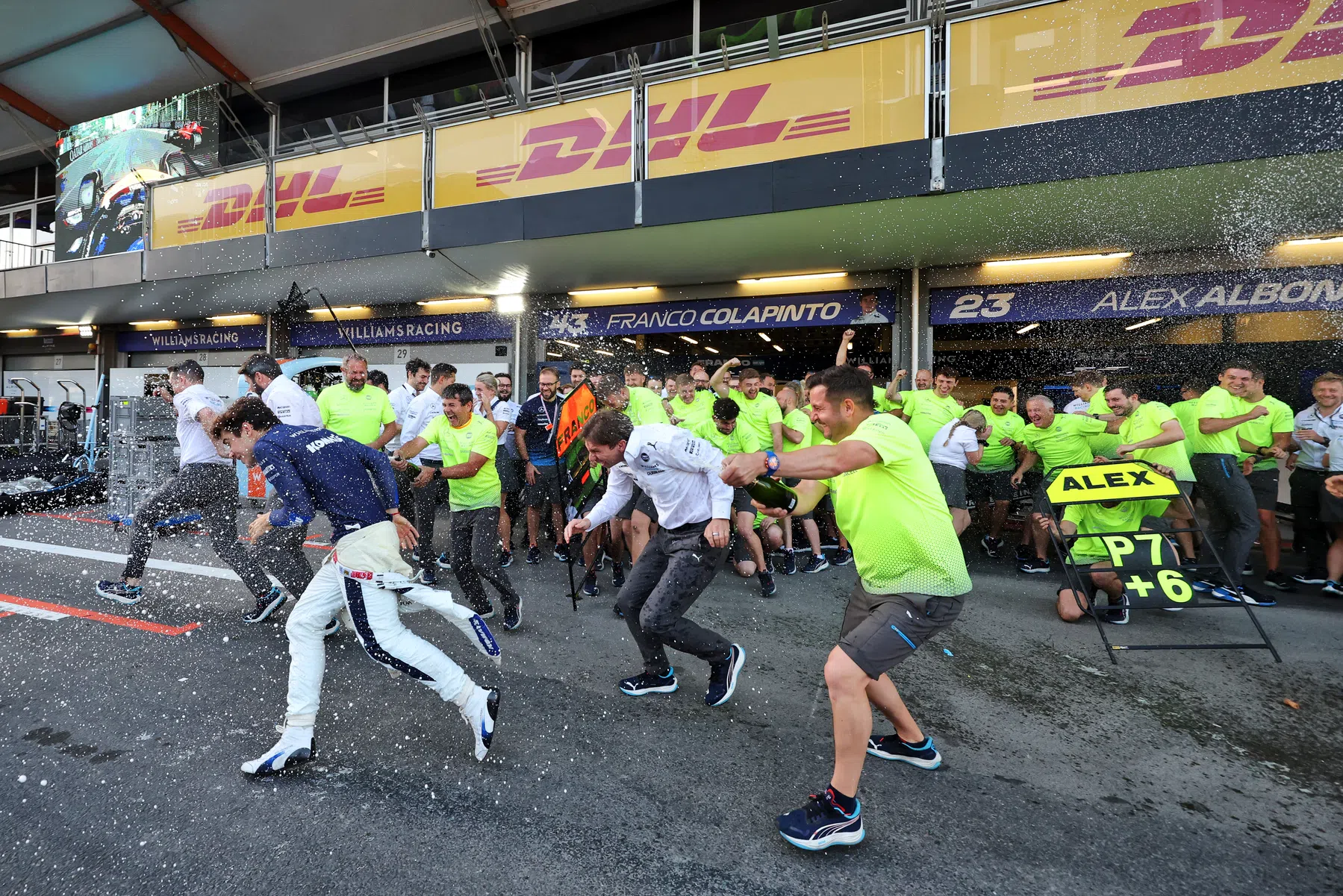 F1: Azerbaiyán GP, futuro campeón, Colapinto, vence a Hamilton en Bakú 