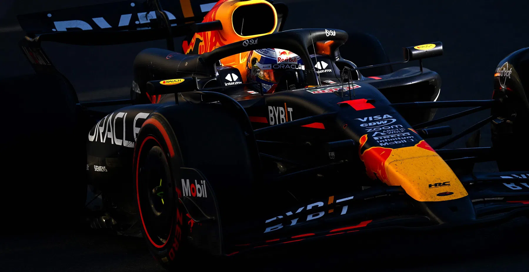 La Red Bull decide le livree della RB20 di Max Verstappen e Sergio Perez